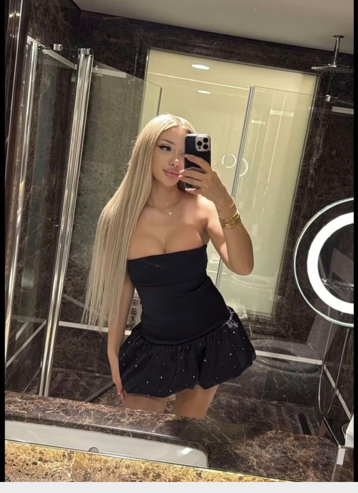 Asya profil fotoğrafı